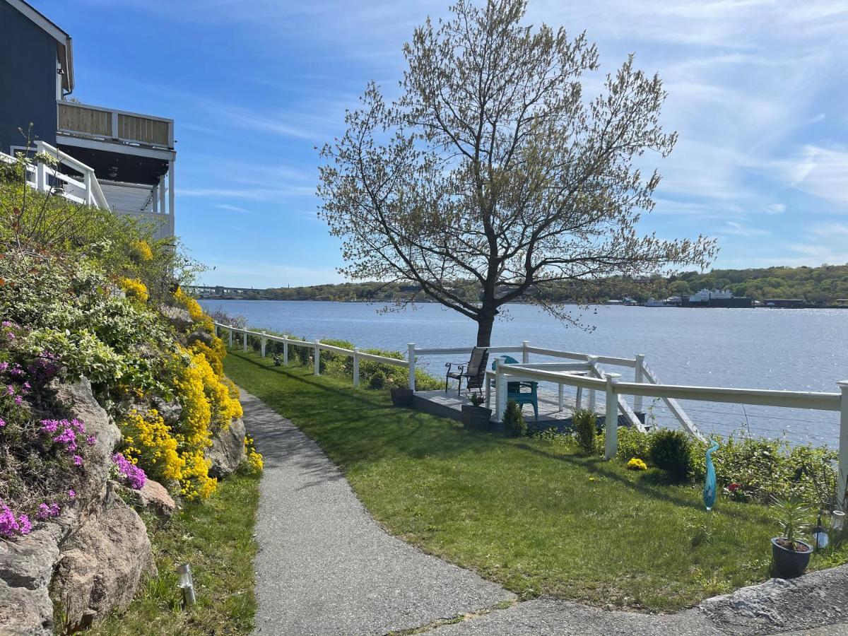Waterfront Home With A View جروتون المظهر الخارجي الصورة