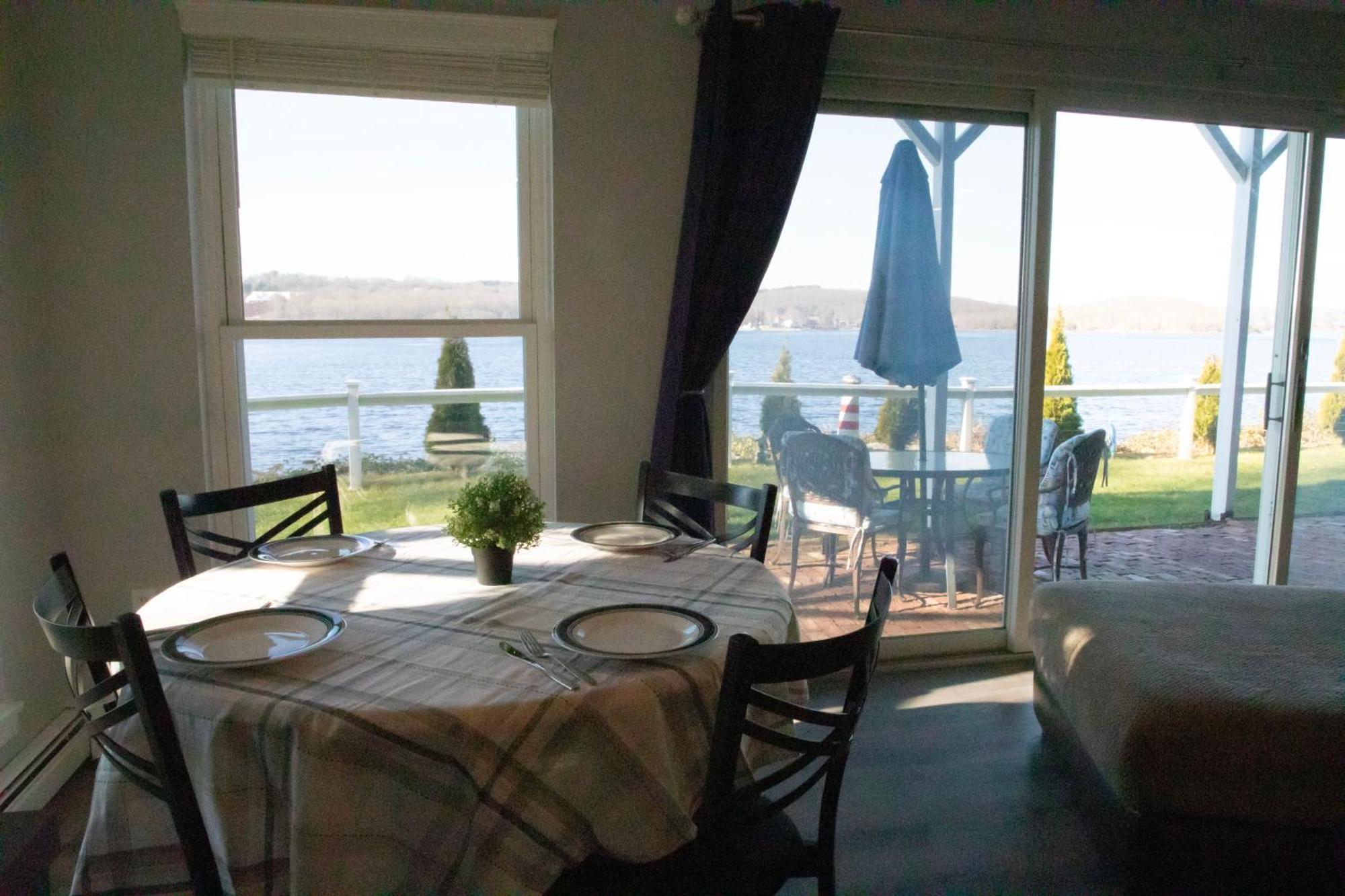 Waterfront Home With A View جروتون المظهر الخارجي الصورة