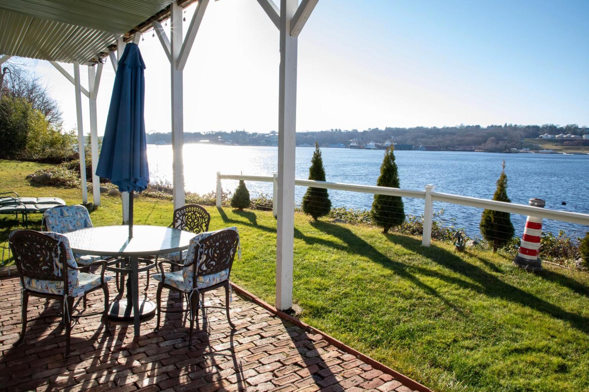 Waterfront Home With A View جروتون المظهر الخارجي الصورة
